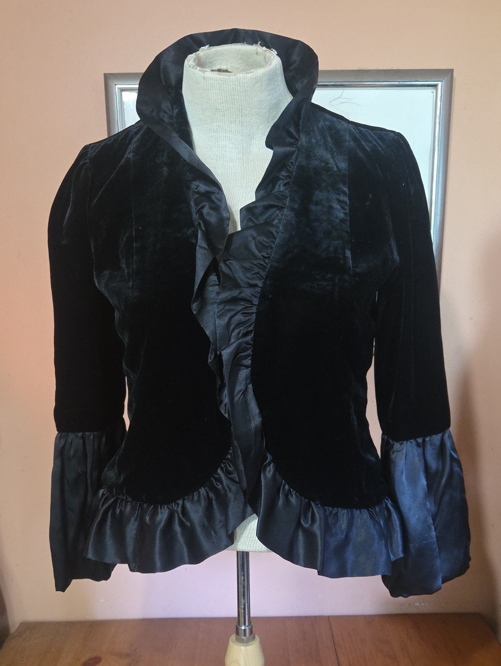 Camille La Vie Black Velvet And Silk Ruffle Jacket Womens Size 10 - Picture 1 of 7